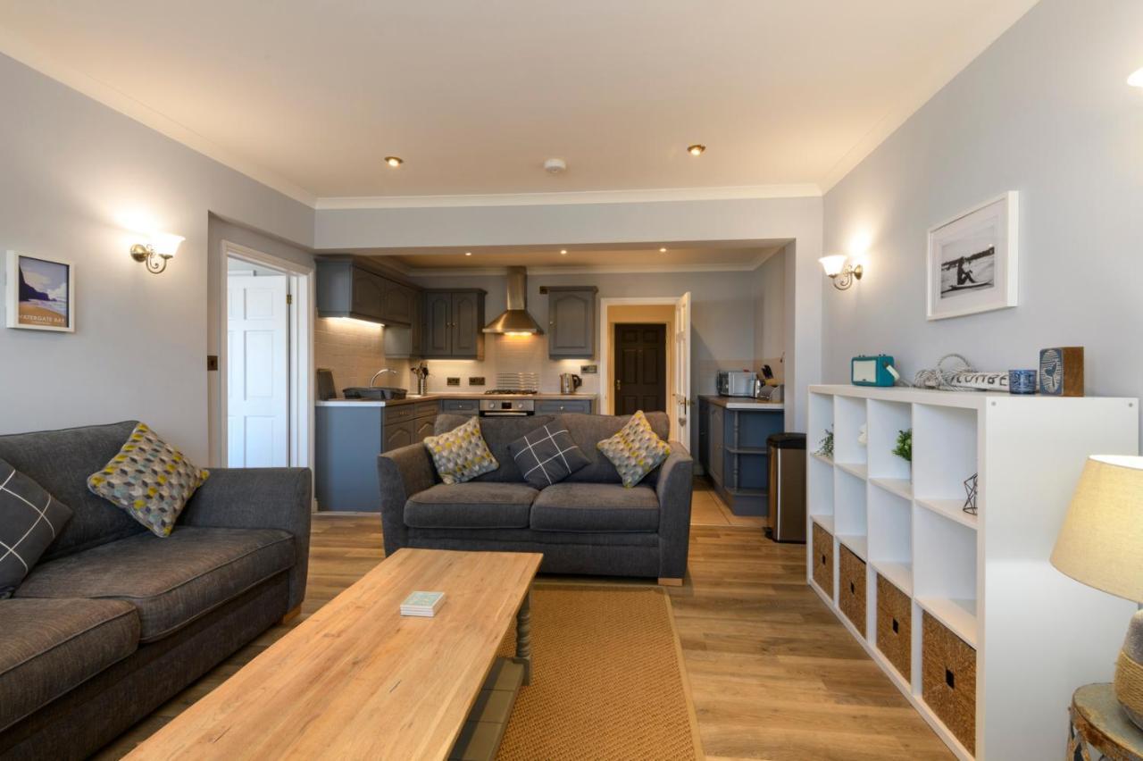 Beachcombers Apartments New Quay Exteriör bild