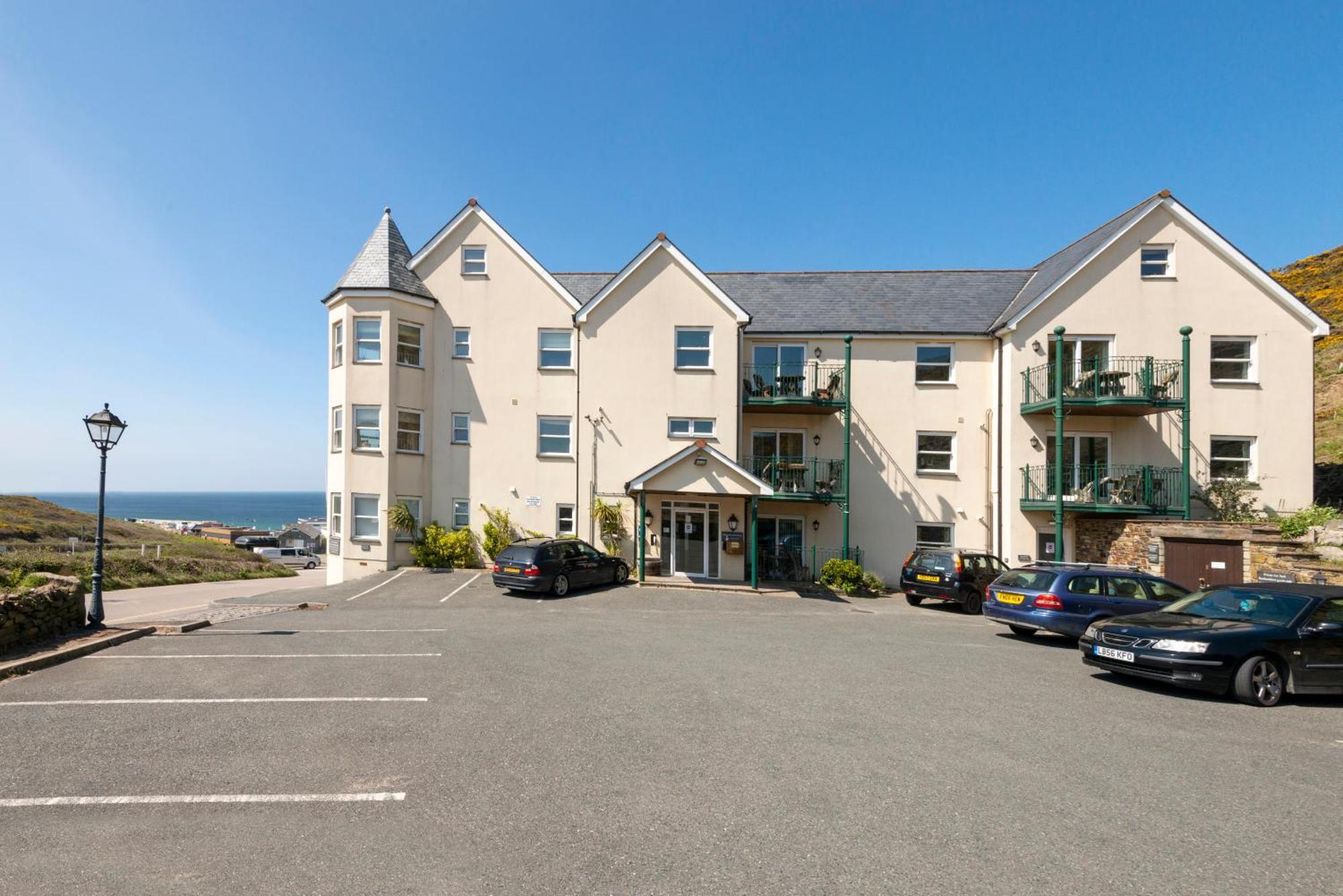 Beachcombers Apartments New Quay Exteriör bild