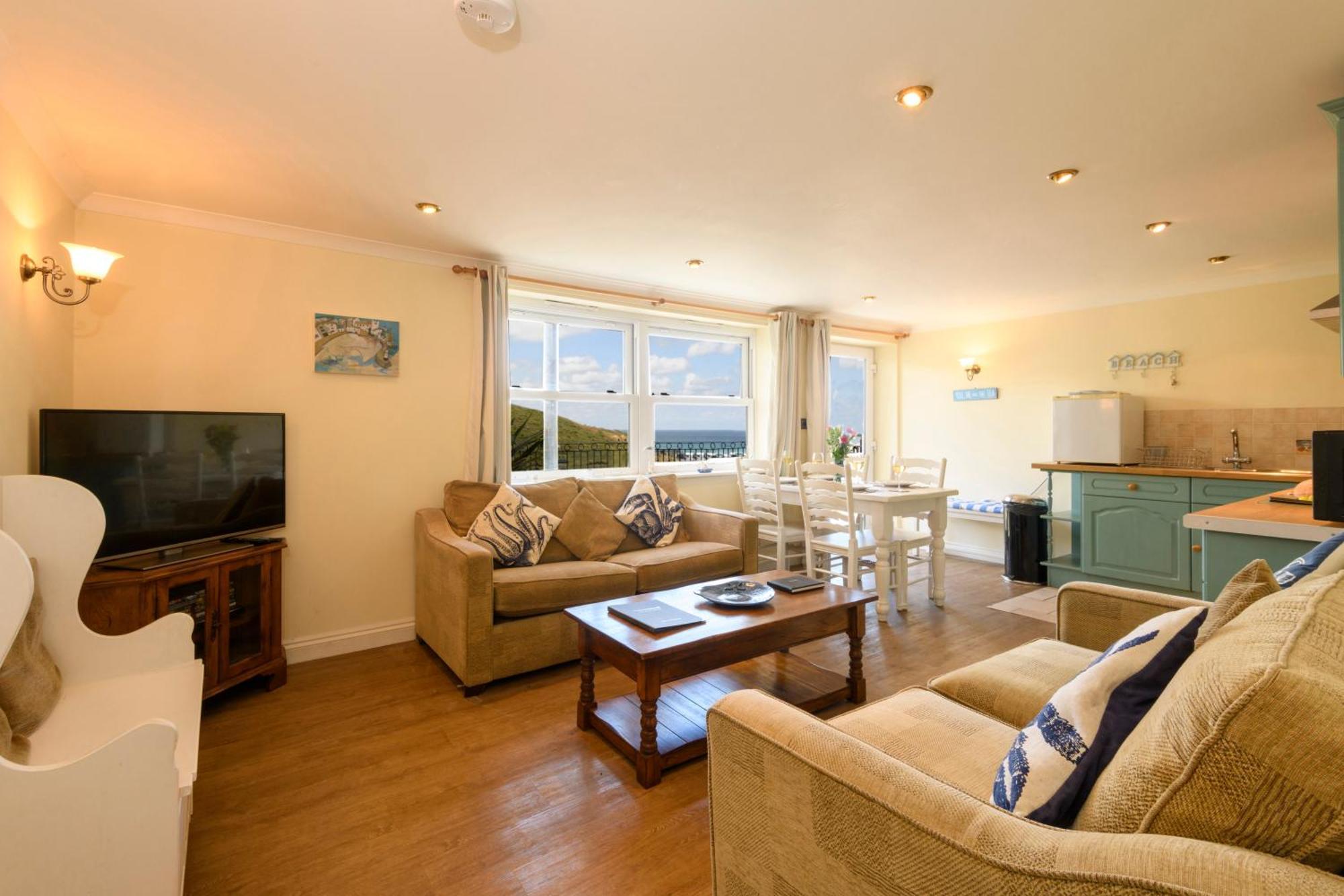 Beachcombers Apartments New Quay Exteriör bild