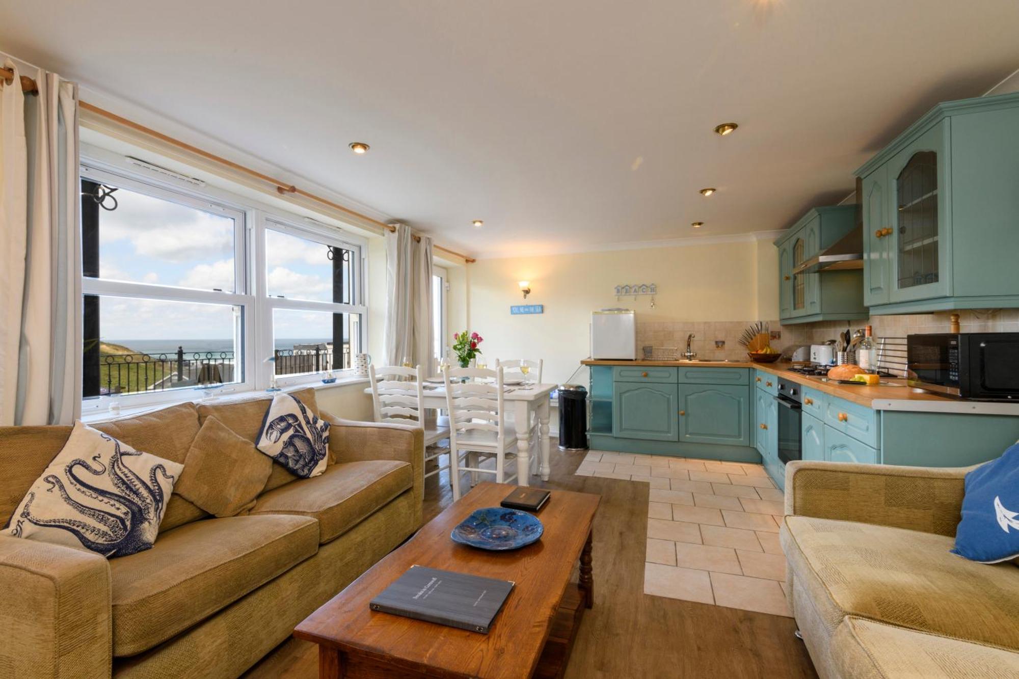 Beachcombers Apartments New Quay Exteriör bild