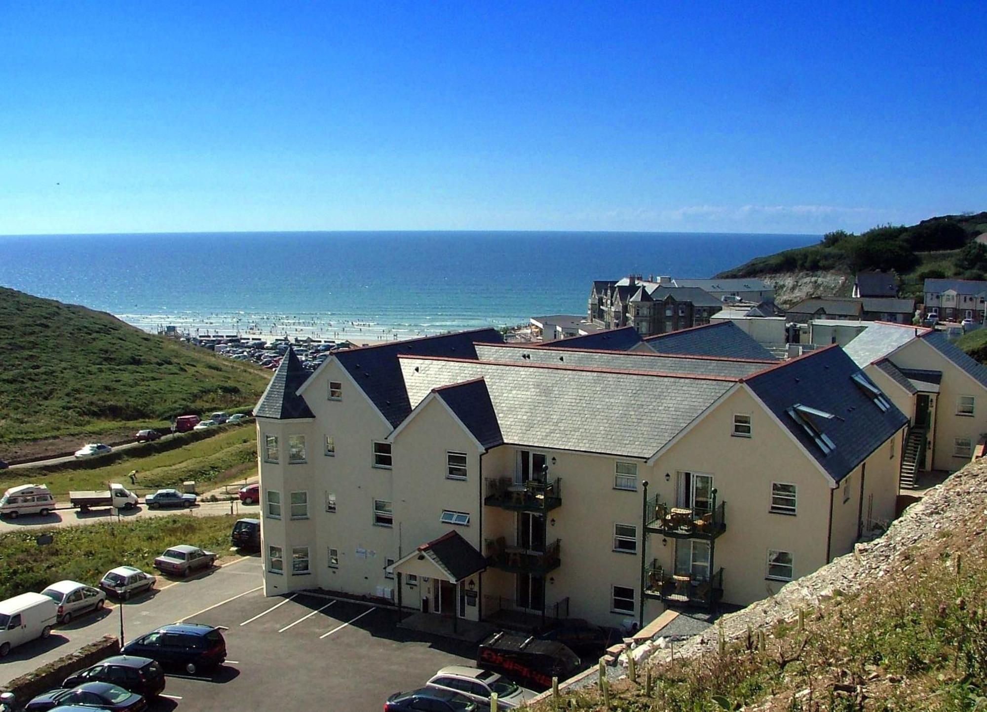 Beachcombers Apartments New Quay Exteriör bild