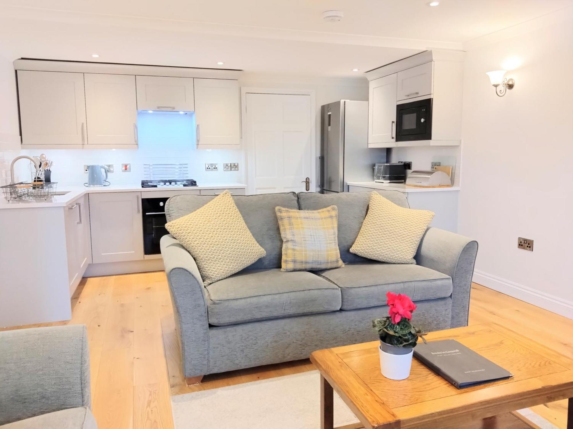 Beachcombers Apartments New Quay Exteriör bild